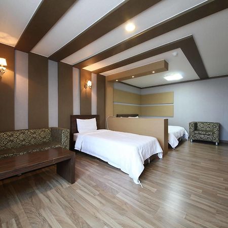 Yes Motel Gunsan Exterior foto