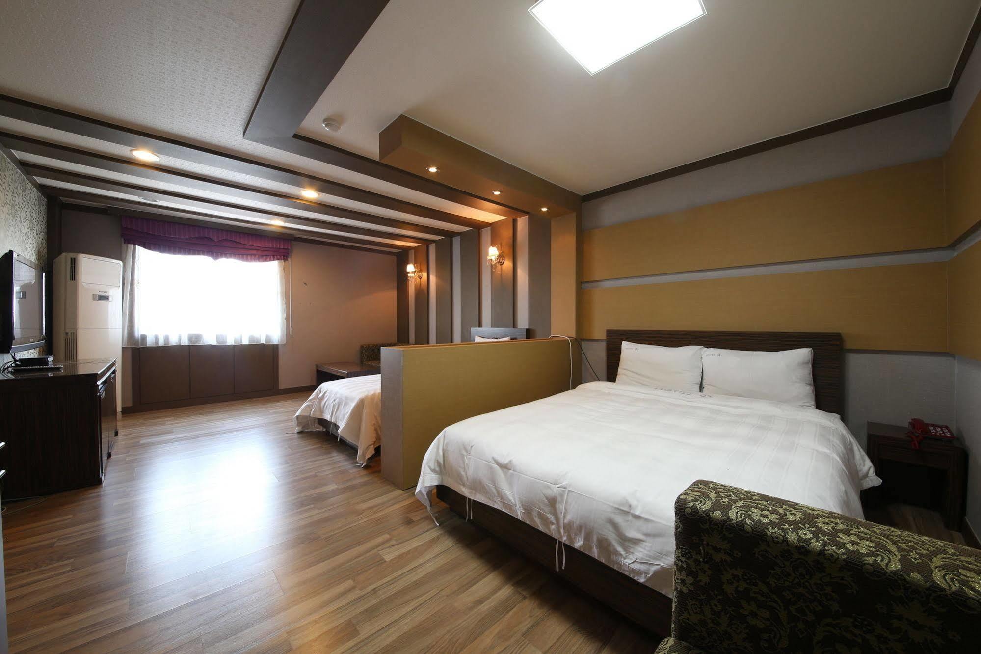 Yes Motel Gunsan Exterior foto