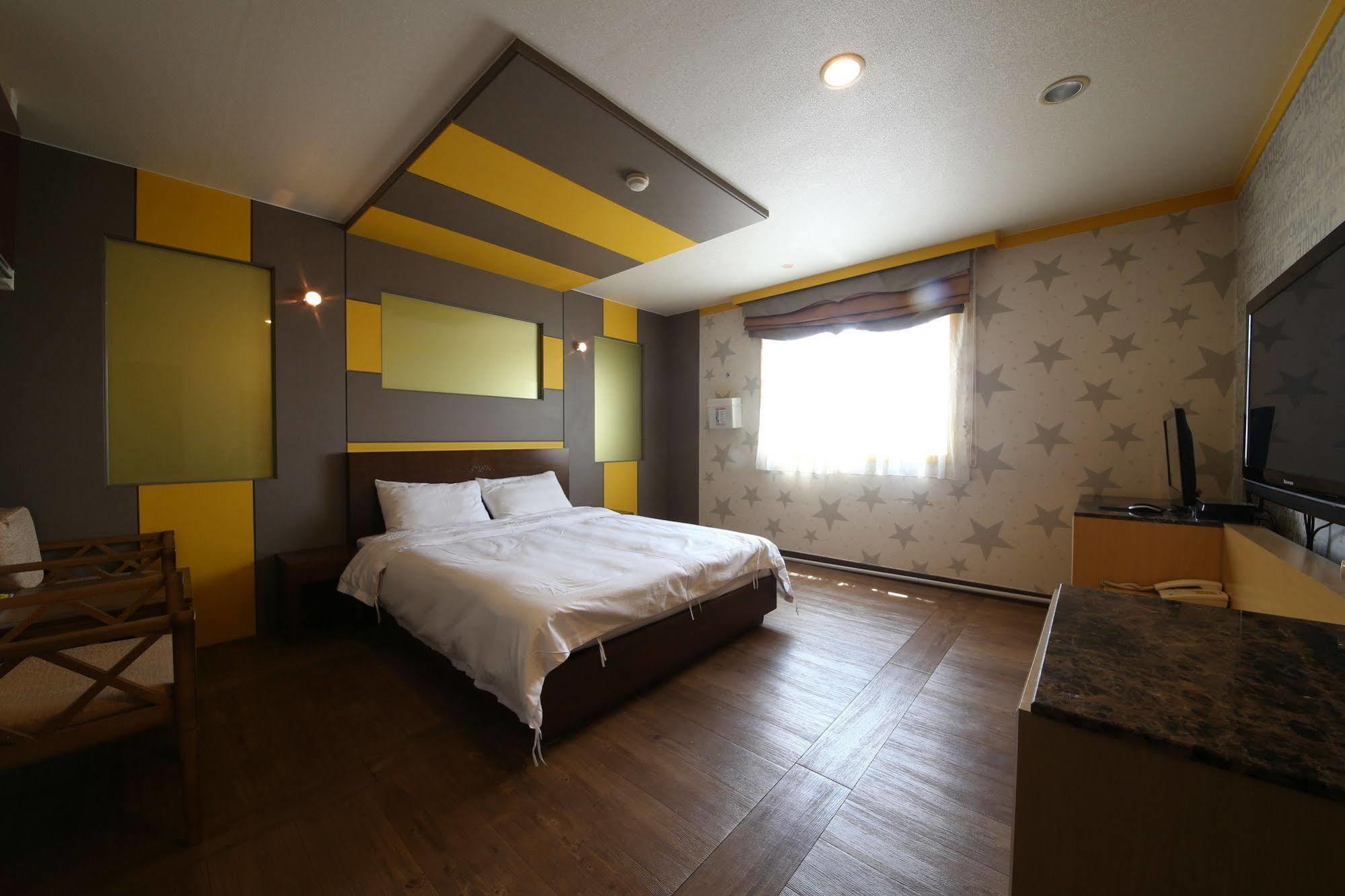 Yes Motel Gunsan Exterior foto