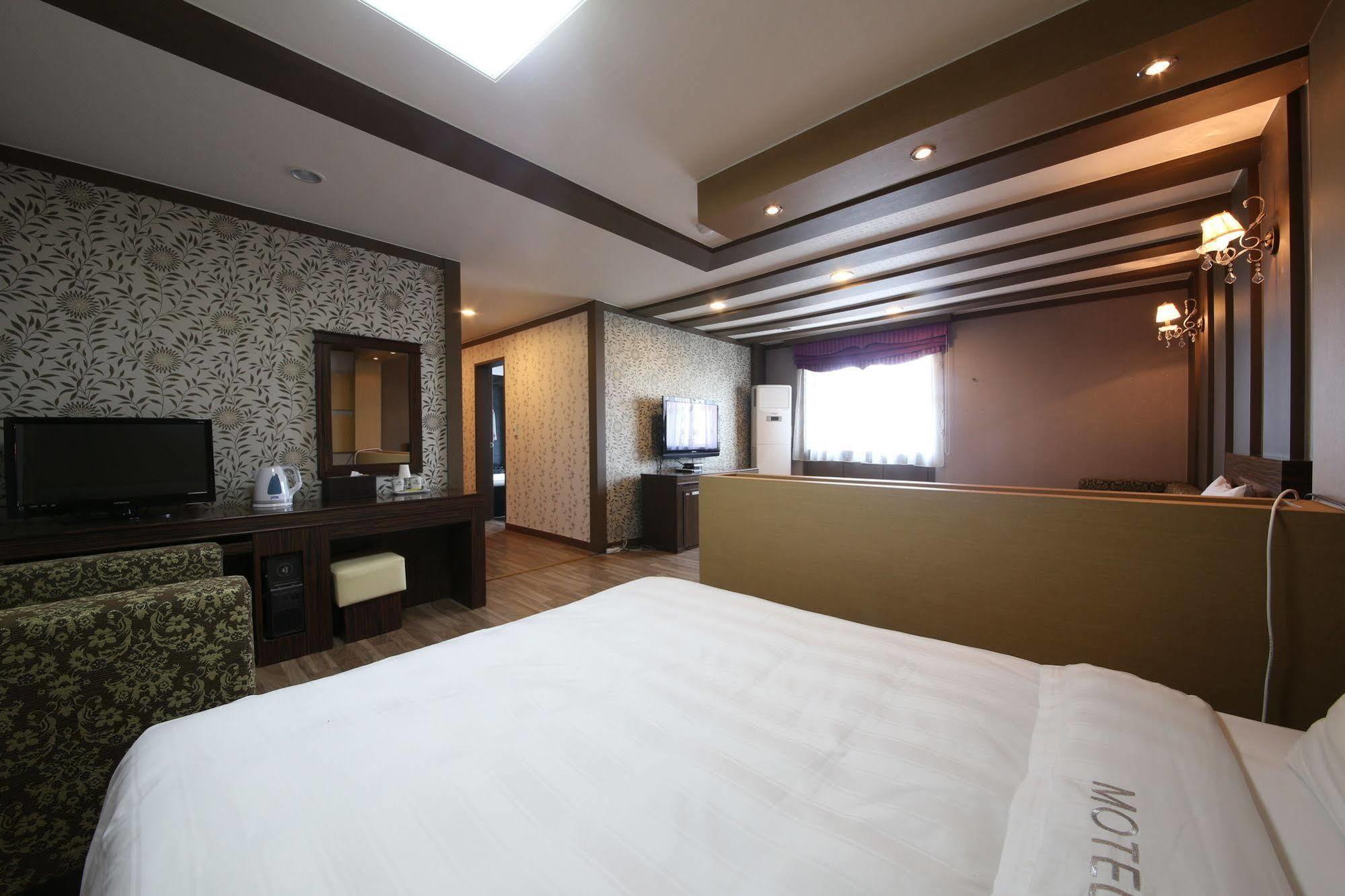 Yes Motel Gunsan Exterior foto